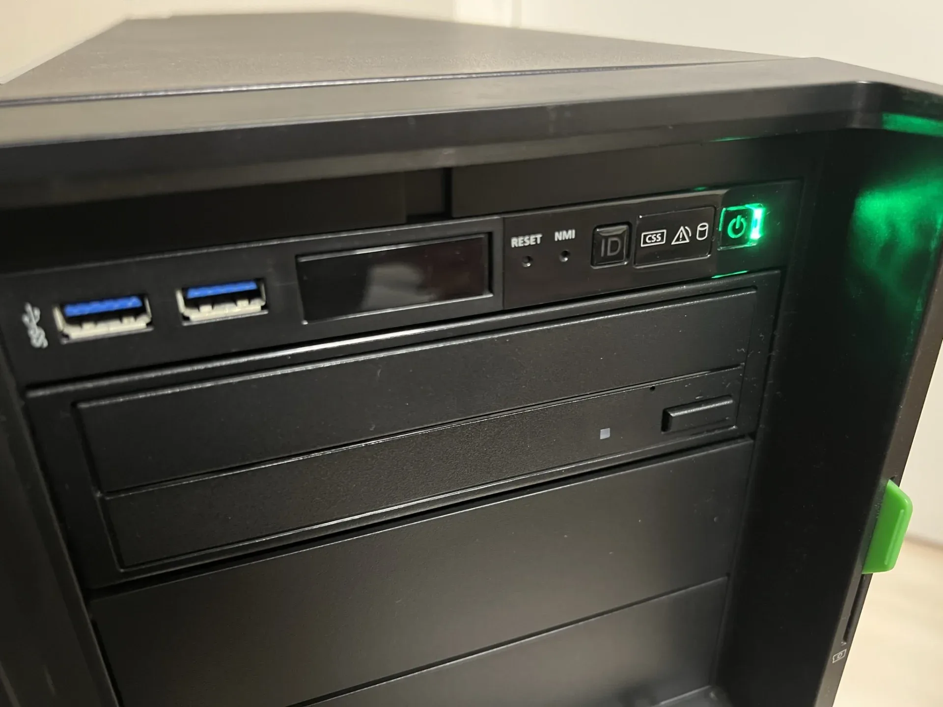 Xeon PRIMERGY TX1330 M2