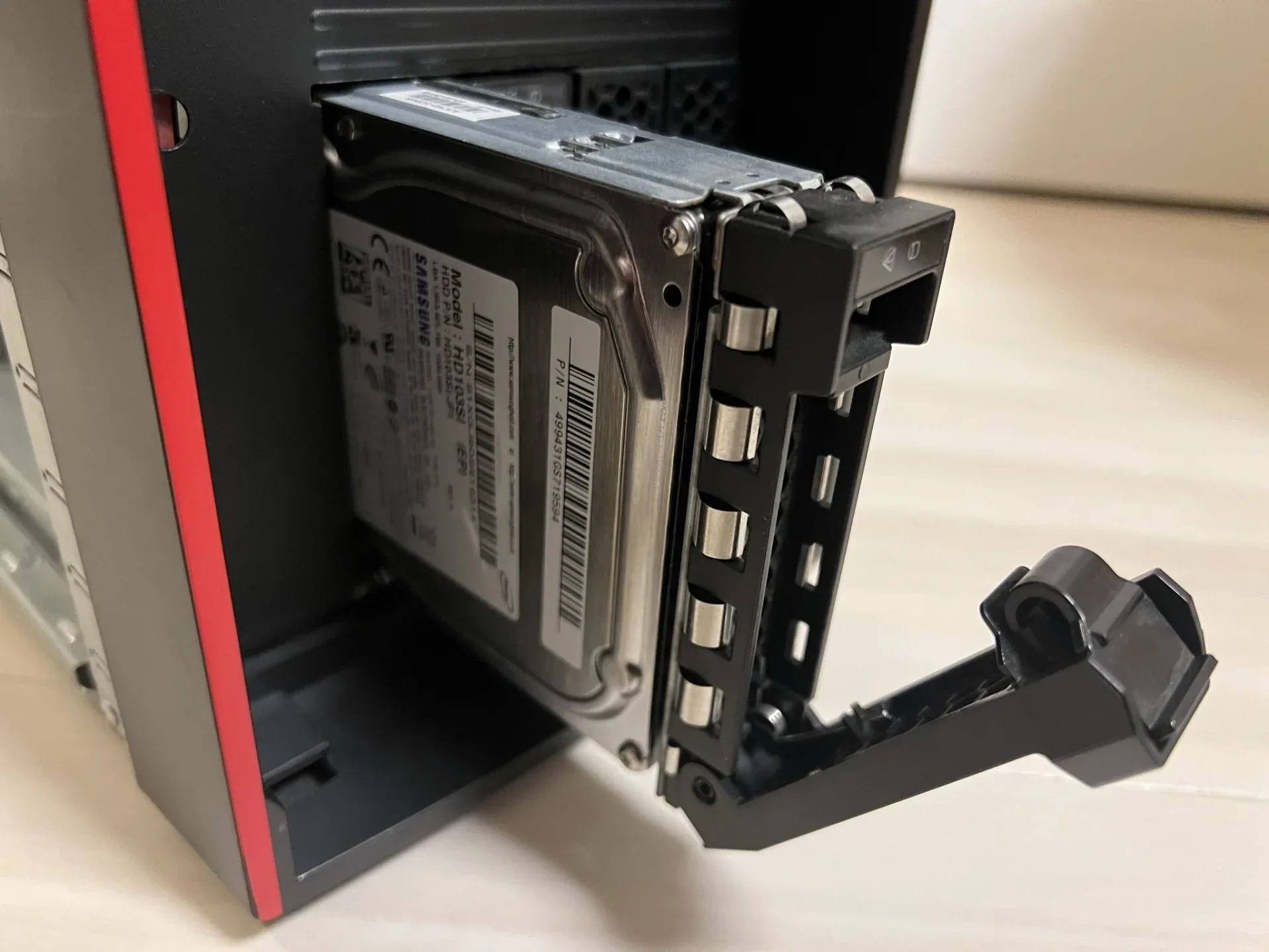 Xeon PRIMERGY TX1330 M2 ホットスワップ
