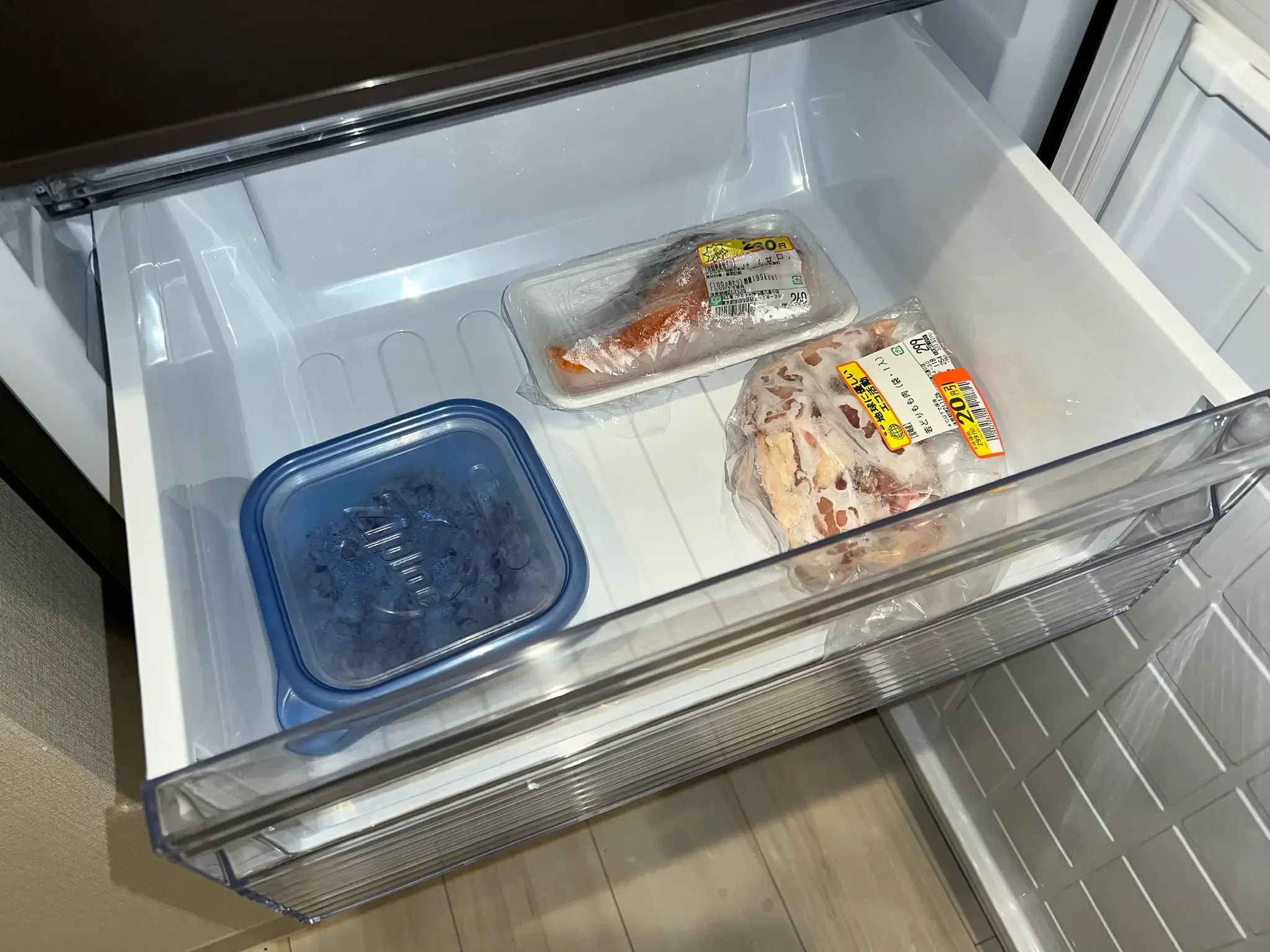 スカスカの冷凍室